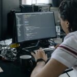 Aplikacja AI na zlecenie: 5 błędów, które wykolejają projekty w łódzkich software house'ach
